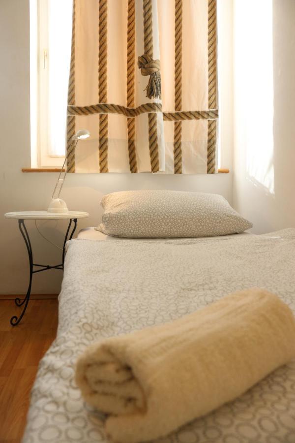 Studio-apartments & Moeblierte Fuer Monteure Zentral In Apartment *